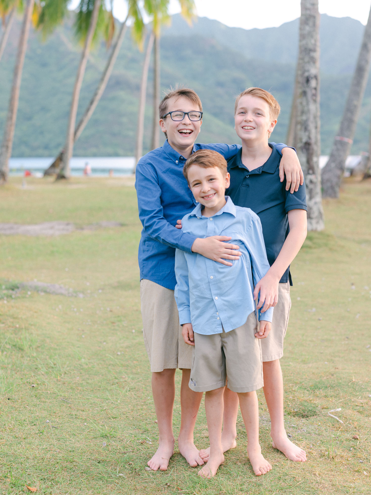 Jami and her boys on Moorea island portraits under the palms